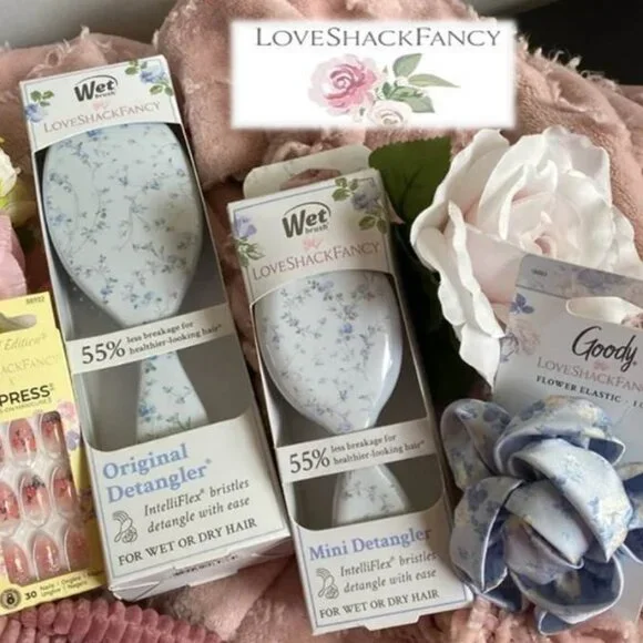 LoveShackFancy Flower Hair elastic bundle Crochet Flower Hair Elastic, Flower hair ties bachelorette  main image 4
